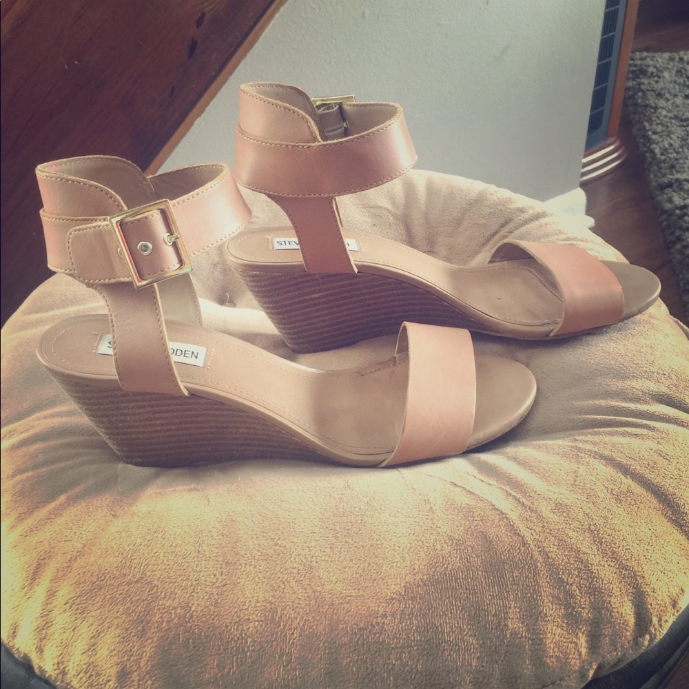 Steve Madden NEVRSTP nude wedges